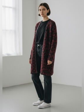 ANNE Klein burgundy & black leopard print long cardigan with gold thread